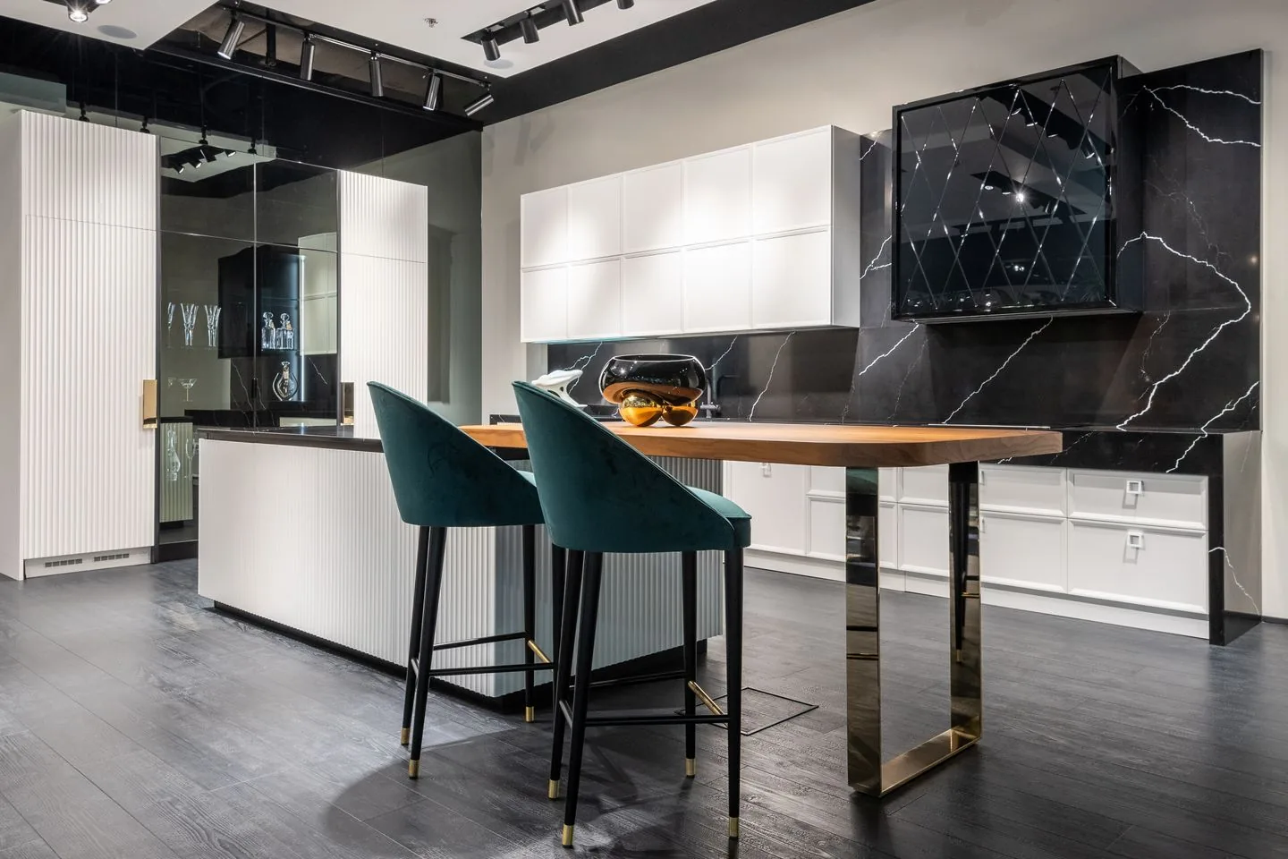 Elegant grey shaker kitchen with range cooker and oak dining table, fitted by a West Yorkshire home improvement specialist